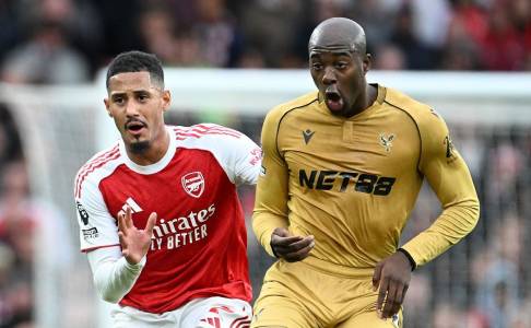 Lee Dixon Puji Saliba, Tekel Krusial Antar Arsenal ke Semifinal Carabao Cup