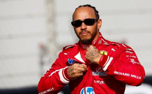Lewis Hamilton Dianggap Mulai “Redup”, Eks Pebalap F1 Beri Peringatan Tegas