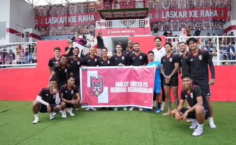 Malut United FC Berbagi Kebahagiaan dengan Masyarakat Maluku Utara