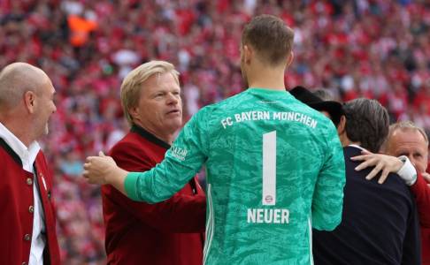 Meski Punya Peluang Pecahkan Rekor Oliver Kahn, Manuel Neuer Pilih Cuek