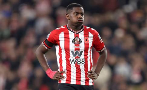 Noah Sadiki Akui Sunderland Kewalahan Hadapi Manchester City