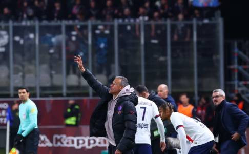PSG Menang Tipis Atas Metz, Luis Enrique: Itu Sangat Berat