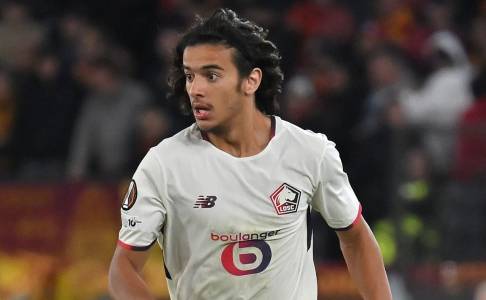 Saingi Chelsea, Arsenal Ngebut Kejar Gelandang Lille Ayyoub Bouaddi