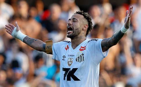 Sang Ayah Ungkap Cedera Terbaru Bikin Neymar Jr Sempat Pikirkan Pensiun