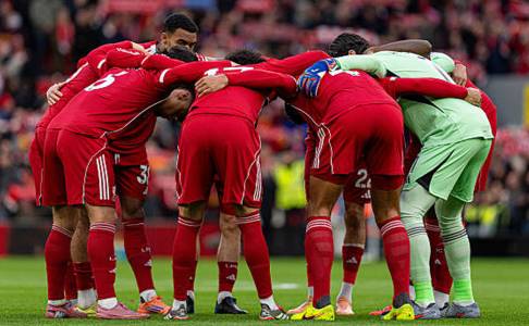 Skuat Liverpool Tebar Keceriaan Natal di Rumah Sakit Anak Alder Hey