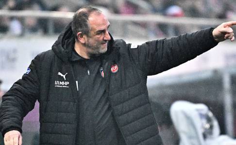 Sudah Dominan Tapi Heidenheim Tetap Kalah, Ini Penjelasan Frank Schmidt