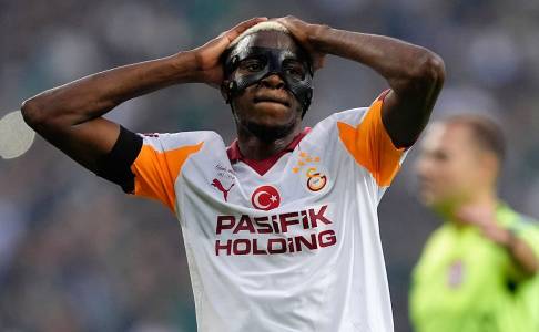 Tak Butuh Striker Baru, Bayern Munich Tolak Tawaran Boyong Victor Osimhen