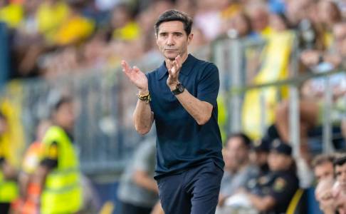 VIllarreal Turut Meramaikan Perburuan Servis Bek Lazio