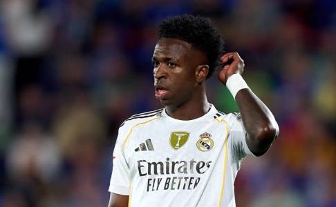Vinicius Jr Langsung Tinggalkan Spanyol Usai Dicemooh Fans Real Madrid
