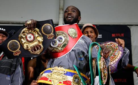 WBC Cabut Gelar Terence Crawford, Sheeraz dan Mbilli Berebut Sabuk Lowong