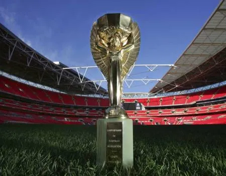 Trofi Jules Rimet Milik Brasil