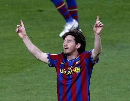 Sepatu Emas Milik Messi