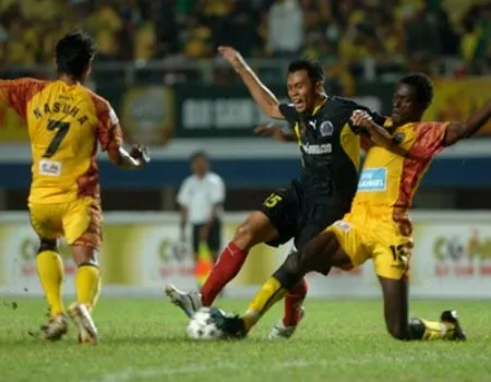 Sriwijaya Lumat PSM 2-0