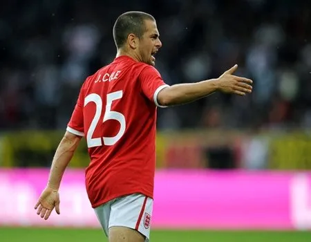 Arsenal dan Spurs Berebut Joe Cole