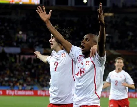 Swiss Pecundangi Spanyol