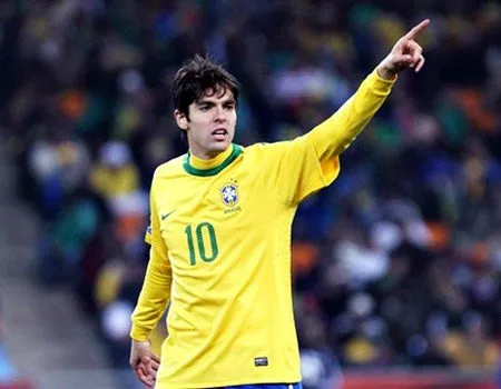 Kaka Serang Balik Maradona