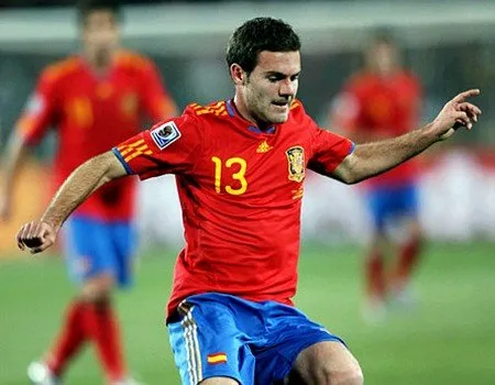 Juan Mata Resmi Berbaju Barcelona