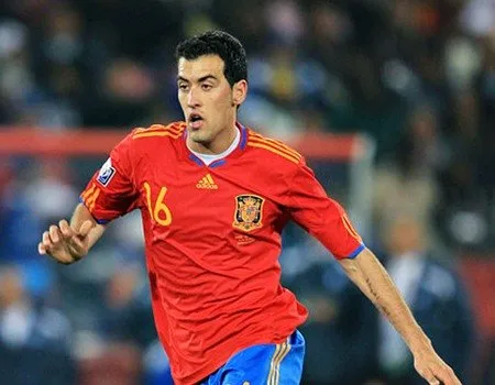 Busquets: Spanyol Akan Bermain Sempurna