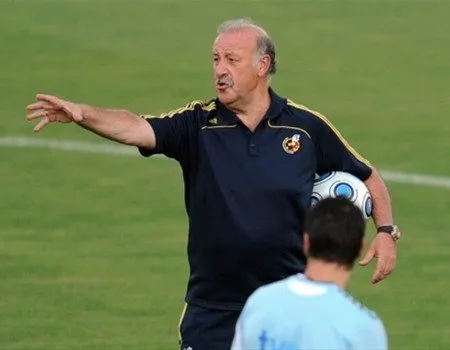 Del Bosque Tidak Rubah Taktik Spanyol