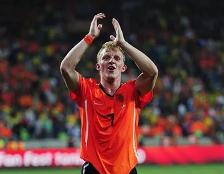 Kuyt Ingin Bertahan di The Reds