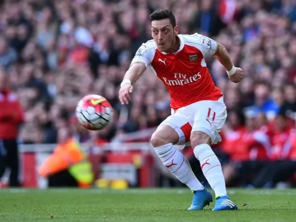 Berita Liga Inggris: Ini Harapan Arsene Wenger Terhadap Mesut Ozil