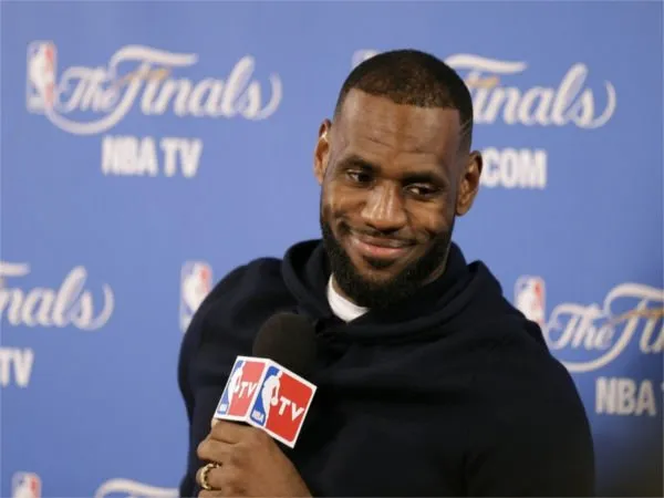 Berita Basket: Bintang Basket LeBron James Gelar Tur ke Manila