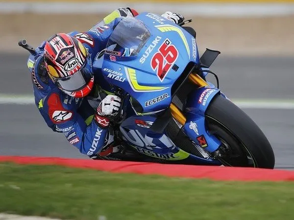 Berita MotoGP: Kemenangan Perdana Vinales dan Adu Salip Rossi-Marquez di GP Inggris 2016