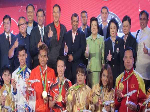 Berita Badminton: Tontowi-Liliyana Dihadiahi Gratis Naik Pesawat Kemanapun Seumur Hidup