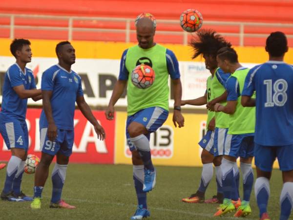 Berita TSC 2016: Butuh Hasil Maksimal, Djanur Minta Persib Bandung Kerja Keras