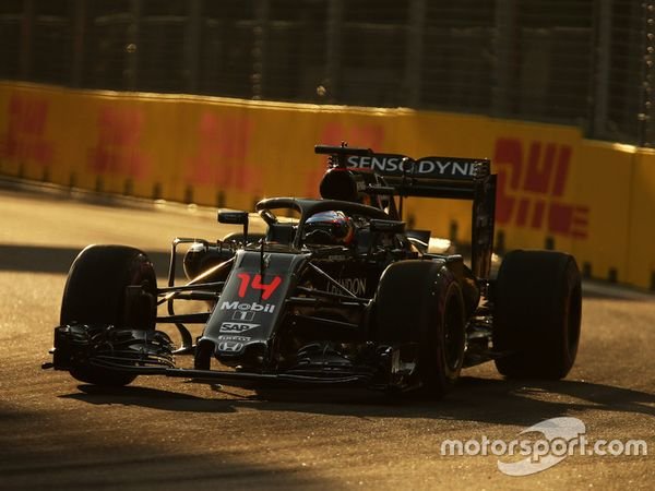 Berita F1: Gearbox Bermasalah Saat FP2, Fernando Alonso Malah Tenang-Tenang Saja