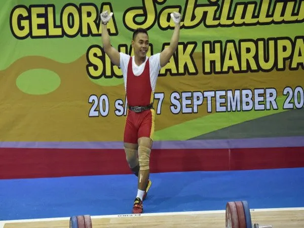 Berita PON XIX 2016: Eko Yuli Sukses Sabet Emas dan Pecahkan Rekor PON