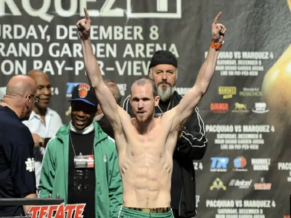 Berita Tinju : Petinju Dunia Kelas Bulu Ini Putuskan Pensiun, Kenapa?