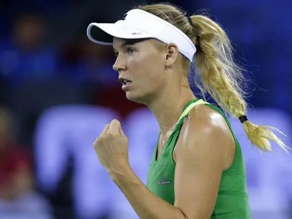 Berita Tenis: Caroline Wozniacki Atasi Samantha Stosur dan Lolos Ke Babak Kedua Wuhan Open