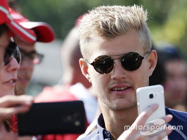 Berita F1: Tabrak Ayam Saat Ngebut Bersepeda, Marcus Ericsson Memar dan Lecet