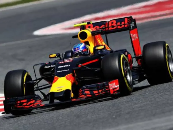 Berita F1: Daniel Ricciardo Juara di GP Malaysia