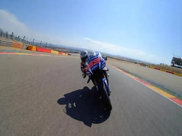 Berita MotoGP: Lorenzo Menjadi Momok Marquez di Motegi