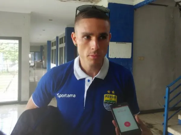 Berita TSC 2016: Bek Asing Persib Siap Redam Mesin Gol Madura United