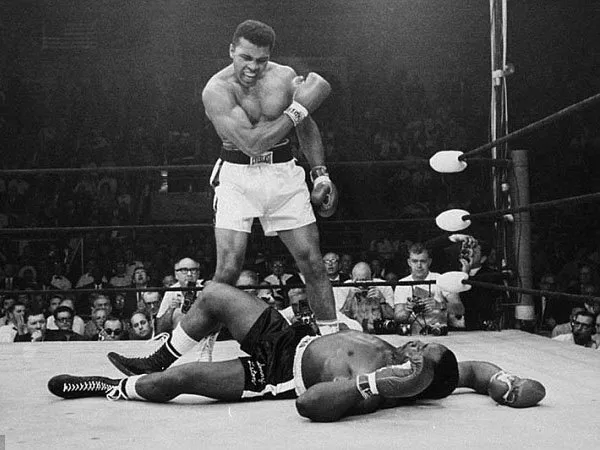 Ragam Tinju: Sonny Liston Sengaja Mengalah dari Muhammad Ali Demi Uang?