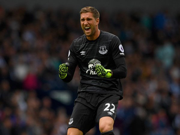 Berita Liga Inggris: Lupakan Man City, Maarten Stekelenburg Fokus Pada Burnley