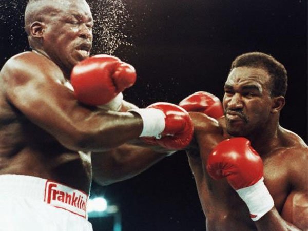 Ragam Tinju: Mengenang Kemenangan Bersejarah Evander Holyfield Atas James “Buster” Douglas