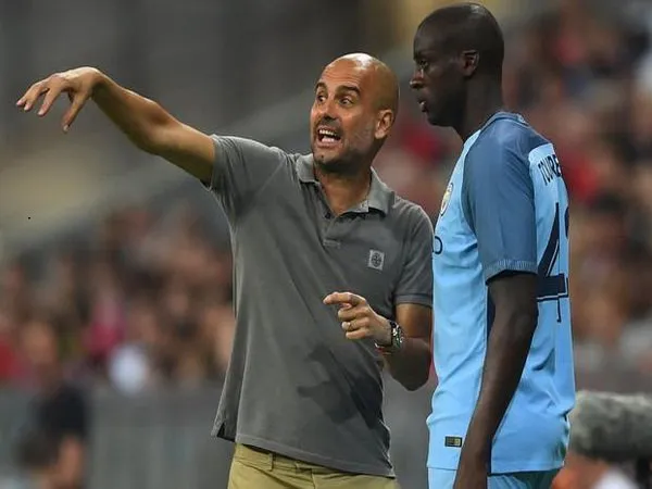 Berita Liga Inggris: Krisis Gelandang, Guardiola Turunkan Yaya Toure?
