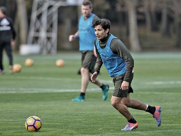Berita Liga Italia: Fernandez Siap Main, Milan Masih Pantau Kondisi Pemain Lainnya