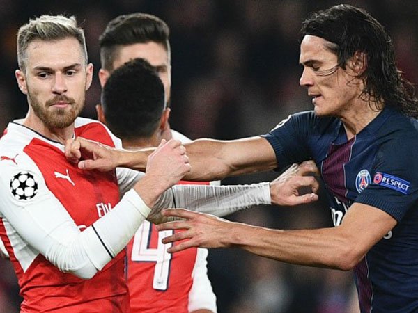 Berita Liga Champions: Terkait Bentrok dengan Cavani, Gerrard: Ramsey Harusnya Malu