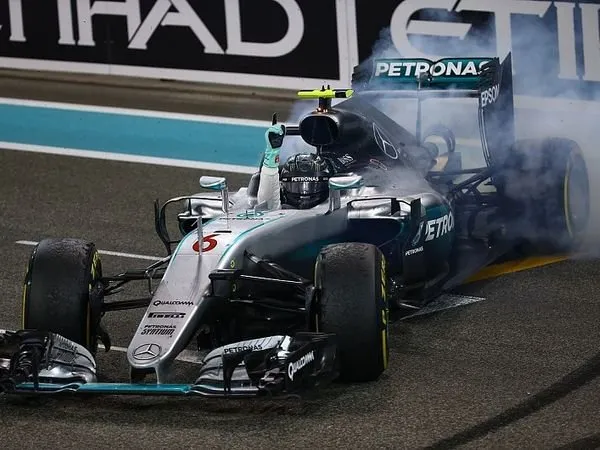 Berita F1: Hamilton Juarai GP Abu Dhabi, Nico Rosberg Resmi Juara Dunia F1 2016