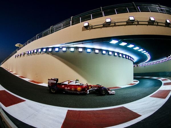 Berita F1: Sebastian Vettel Akan Persulit Nico Rosberg dalam Perebutan Gelar Musim ini