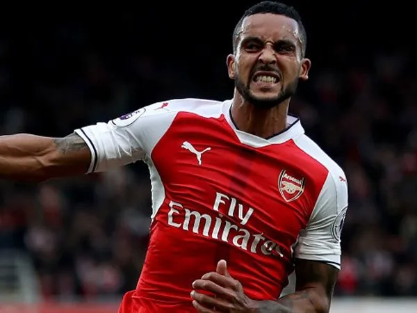 Berita Liga Inggris: Jika Cetak 10 Gol Sebelum Natal, Walcott Bakal Dapat Hadiah Ini dari Istri
