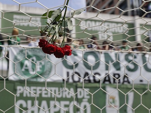 Berita Liga Prancis: PSG Turut Berduka dan Bantah Beri Bantuan 40 Juta Euro Kepada Chapecoense