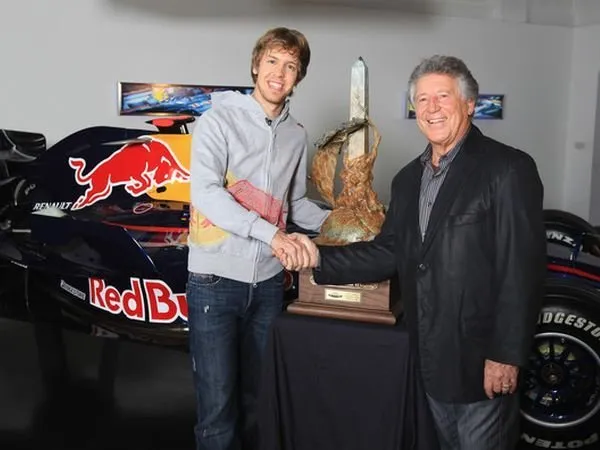 Berita F1: Mantan Juara Dunia F1 Ini Ingin Melihat Sebastian Vettel Juara Dunia Bersama Ferrari