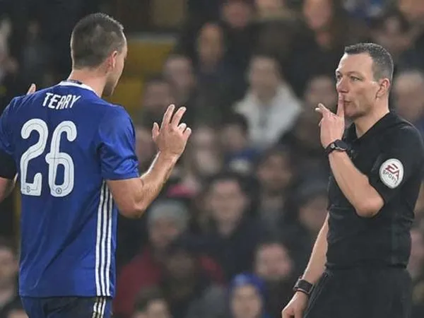 Berita Liga Inggris: Tak Terima Dengan Kartu Merah Terry, Conte Akan Banding