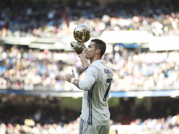 Berita Liga Spanyol: Raymond Kopa Yakin Cristiano Ronaldo Akan Menangkan Ballon d’Or Lagi